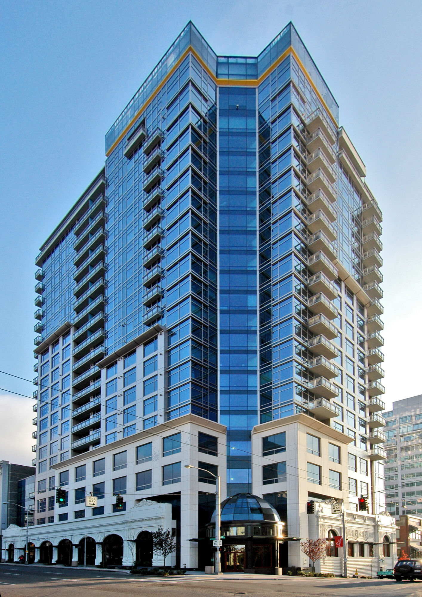 Property Photo:  2033 2nd Ave 707  WA 98121 