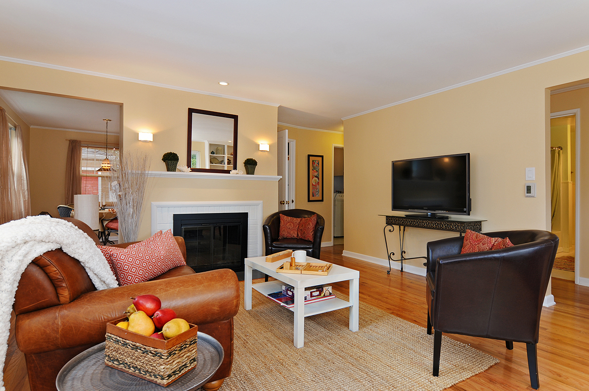 Property Photo: Living room, dining room, kitchen 1206 NE 92nd St  WA 98115 