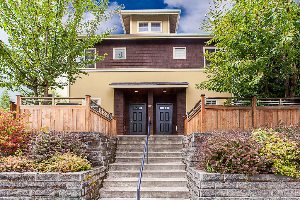 Property Photo: 1835 24th Ave B WA 98122