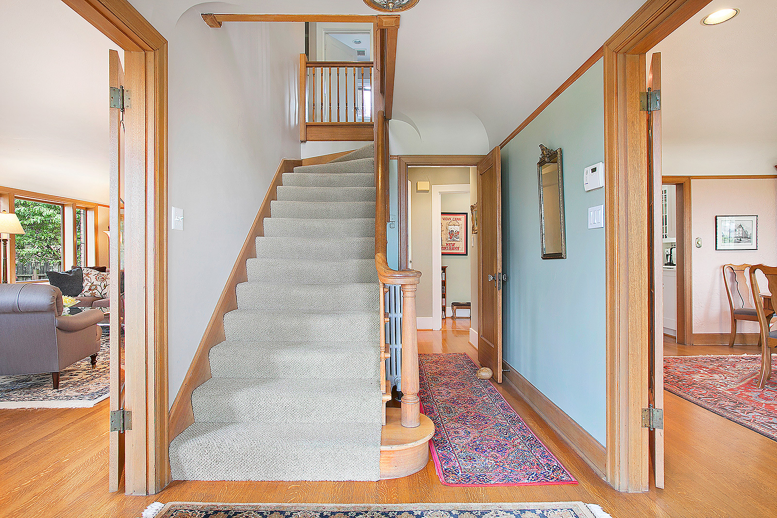 Property Photo: Foyer 2055 E Crescent Dr  WA 98112 