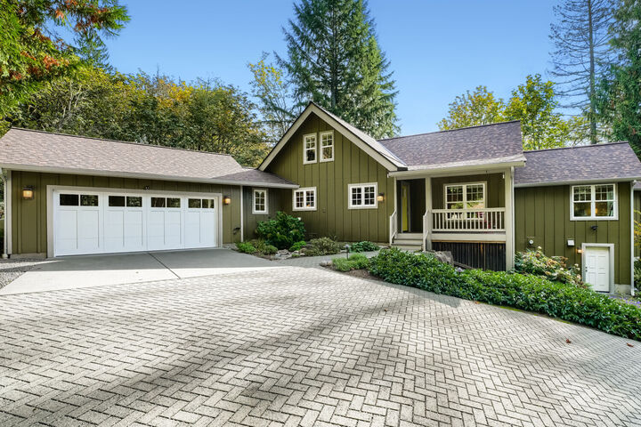 Property Photo: 19150 SE May Valley Road WA 98027