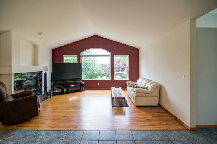 Property Photo: Interiors 892 Henry Lane WA 98282