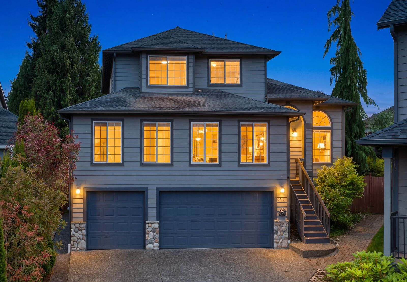 Property Photo: 4714 118th Place SE WA 98208