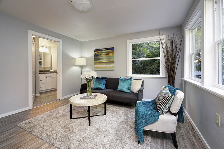 Property Photo: Living Room 10302 Fischer Place NE  WA 98125 