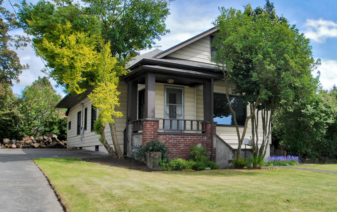 3 bed Seattle home for sale: 8018 Wallingford Ave N, Seattle, WA 98103