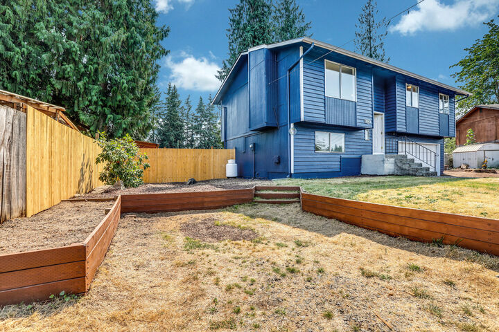 Property Photo:  9504 50th Ave NE  WA 98270 