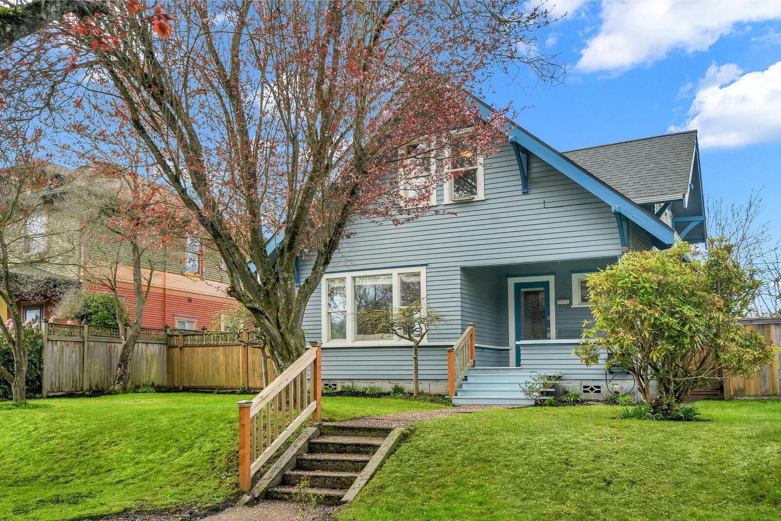Property Photo:  2110  Virginia Avenue  WA 98201 