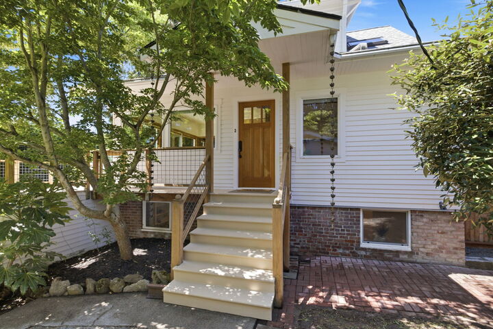Property Photo:  4008  31st Avenue S  WA 98108 