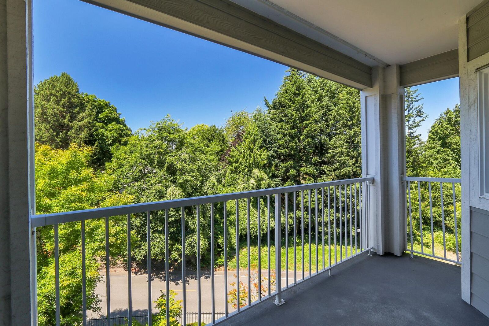 Property Photo:  1318  37th Street 2-432  WA 98201 