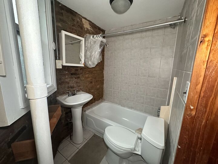 144 W 9th Street 3 Brooklyn NY 11231 photo