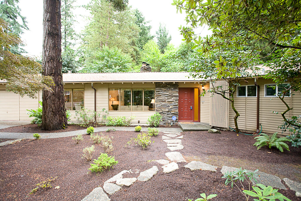Property Photo: 1425 NW 204th Place WA 98177