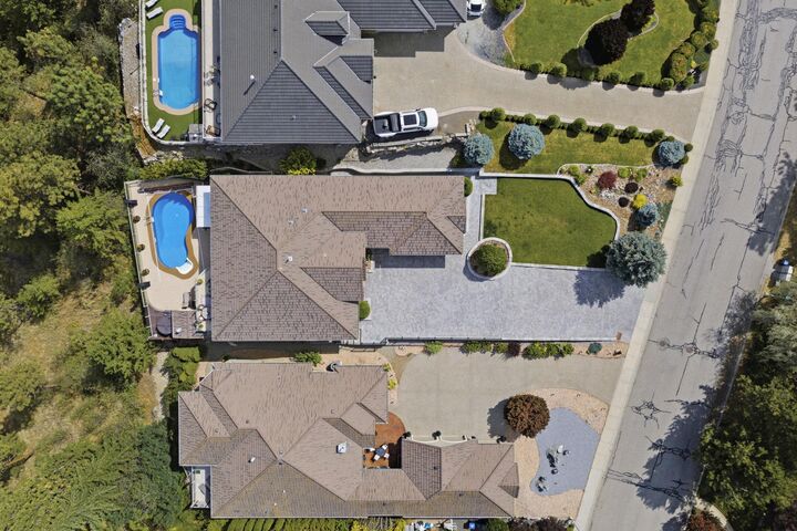 Property Photo:  2109 Capistrano Drive  BC V1V 2N1 