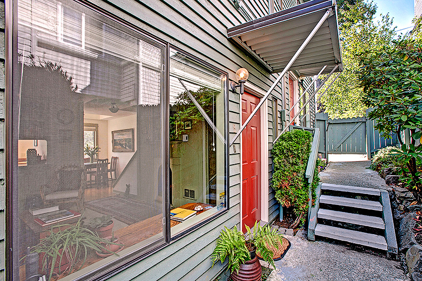 Property Photo: Entrance 202 25th Ave E B WA 98112