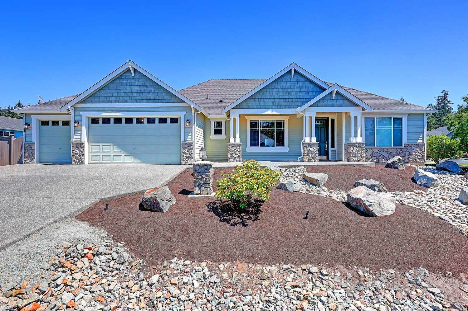 Property Photo:  919 Secord Ct  WA 98282 