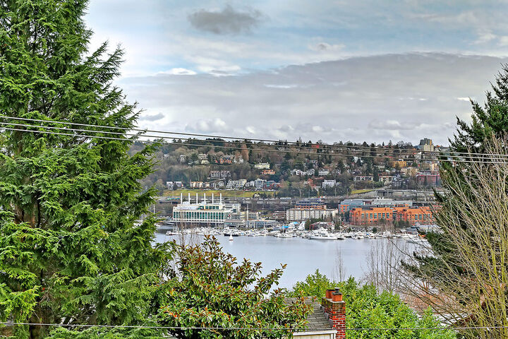 1601 Taylor Ave N 504  Seattle WA 98109 photo