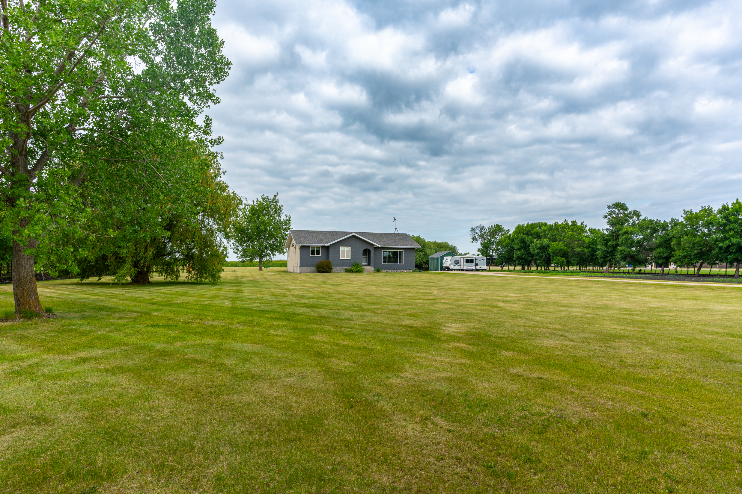 Property Photo:  48114 Brady Road  MB R3V 1L6 