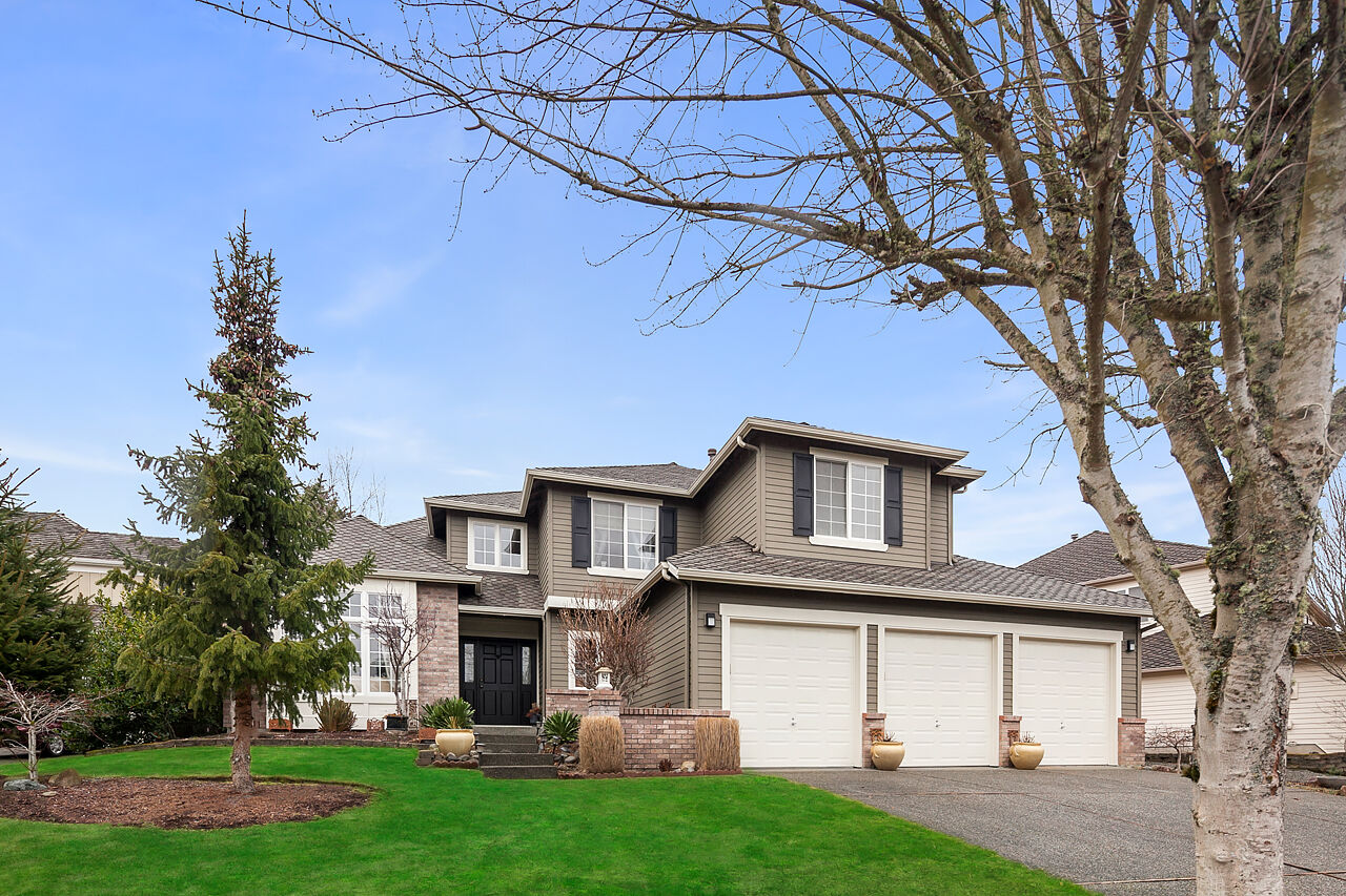 Property Photo:  23140 NE 14th Ct  WA 98074 