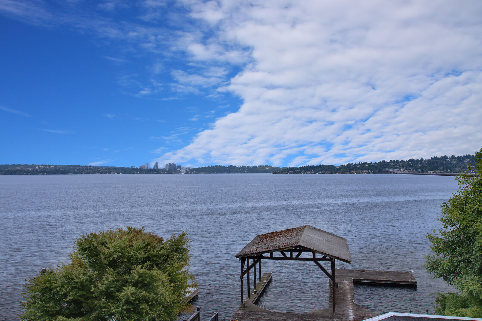 Property Photo:  1134 Lakeside Ave S  WA 98144 