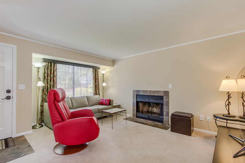 Property Photo: Living room 8121 NE 147th Place WA 98028