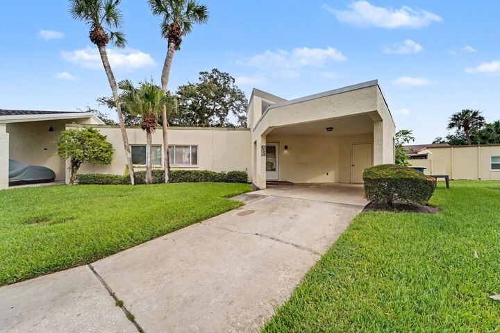 Property Photo:  2737 Haverhill Court  FL 33761 
