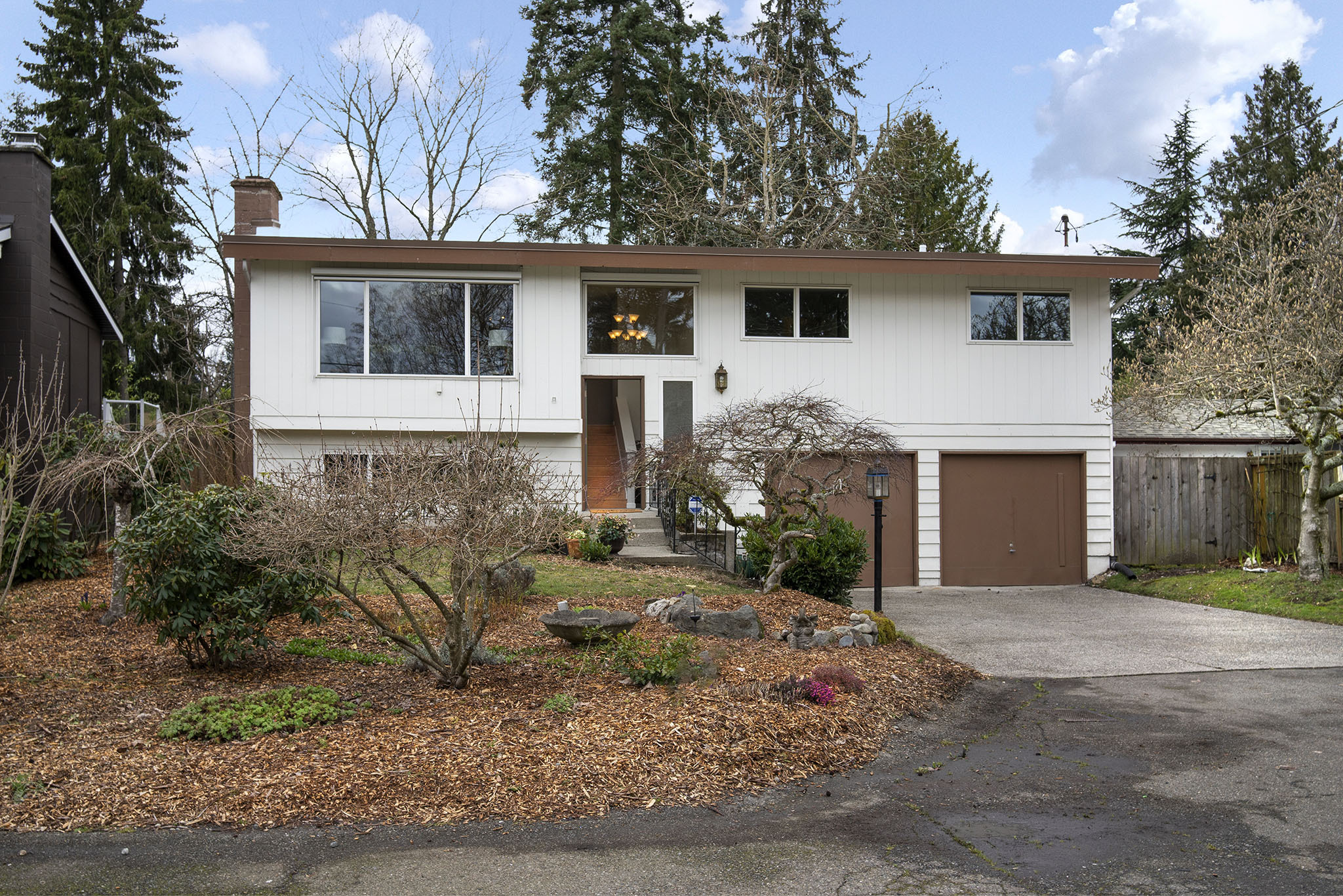 Property Photo: 13325 17th Avenue NE WA 98125