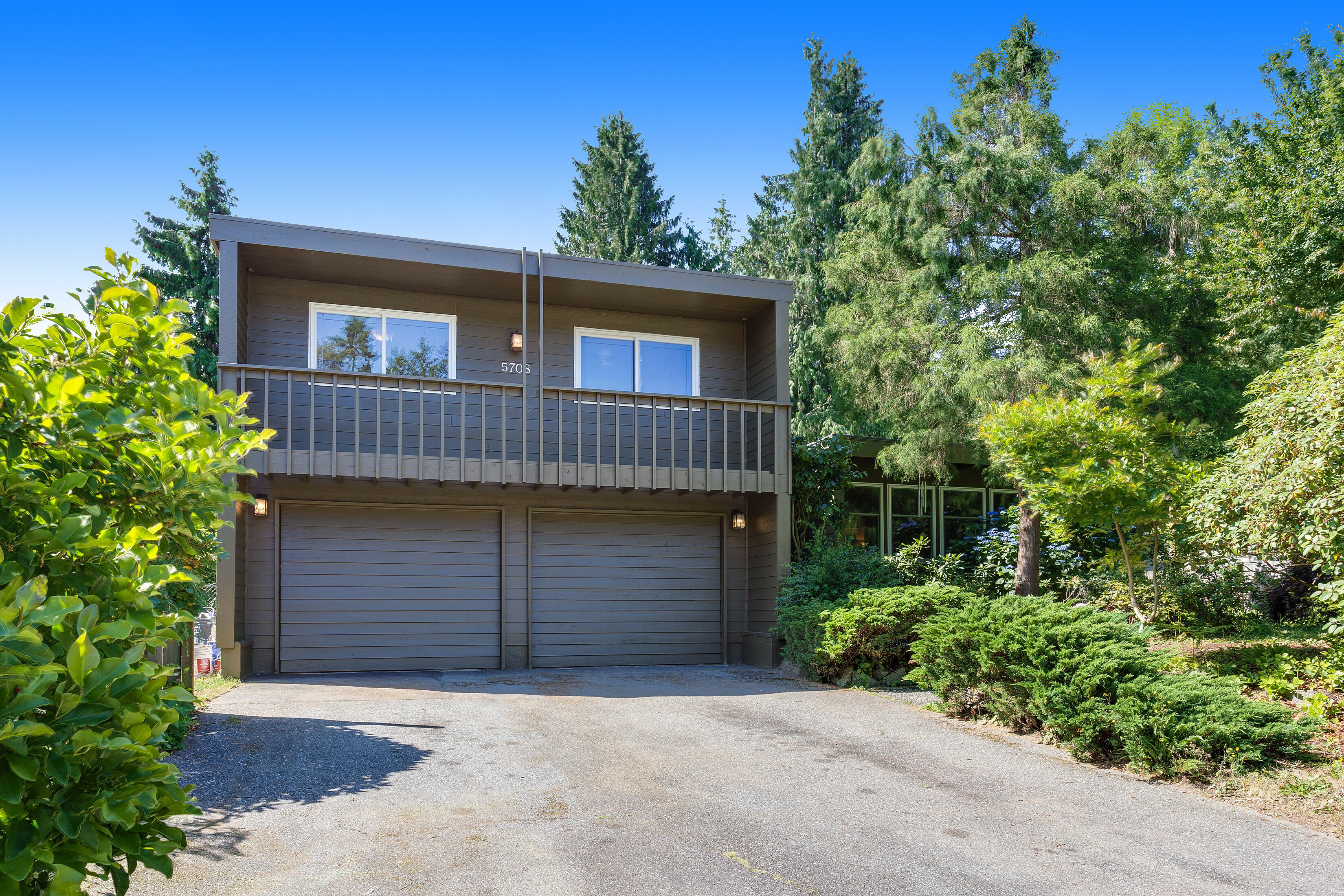 Property Photo: 5708 153rd Place SW WA 98026