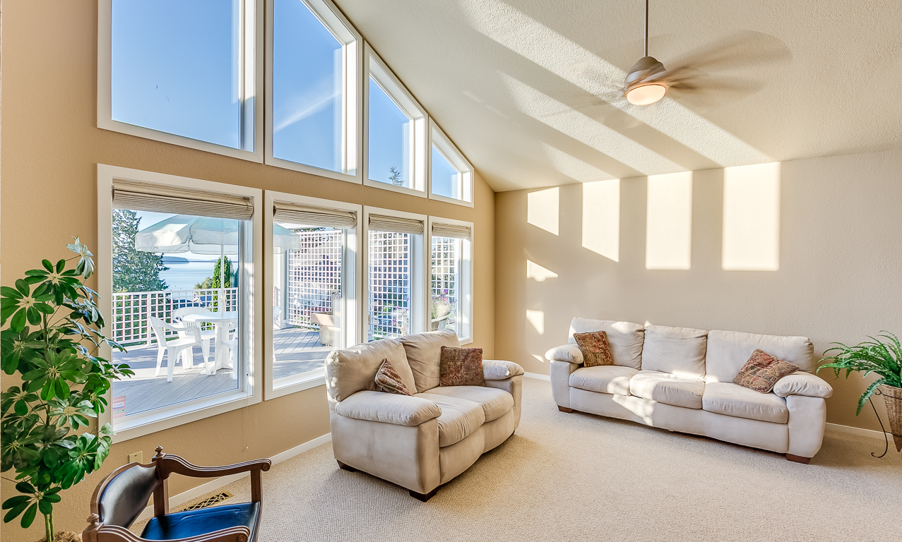 Property Photo: Living room 174 Skagit Ave WA 98282