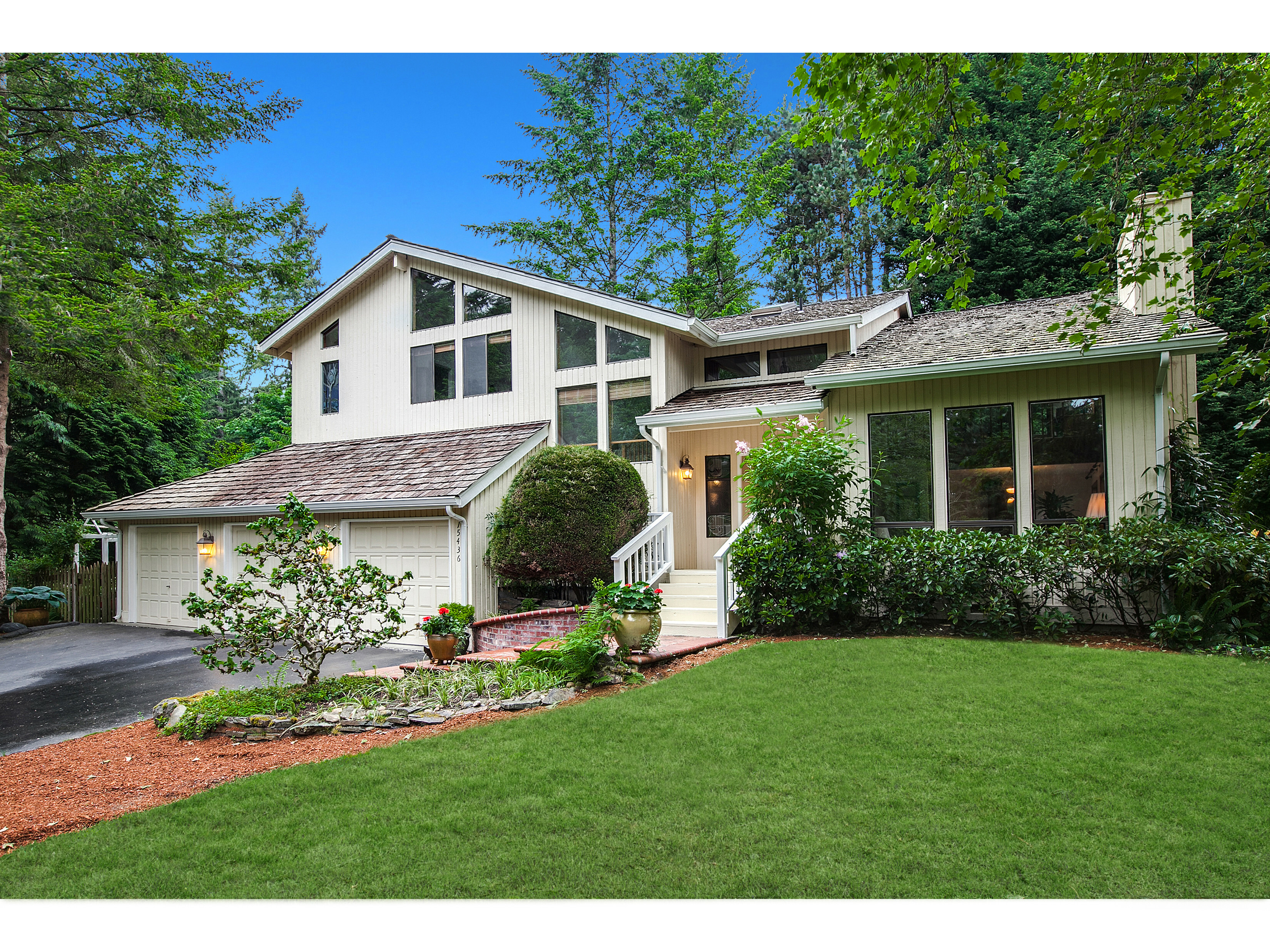 Property Photo:  15436 NE 153rd St  WA 98072 