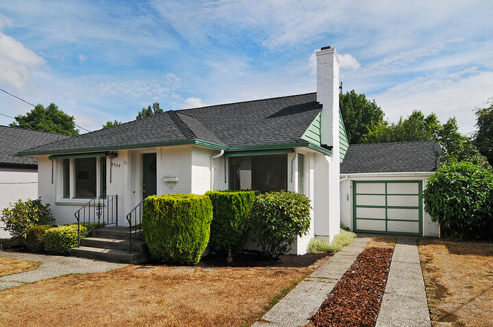 6554 23rd Ave NE  Seattle WA 98115 photo