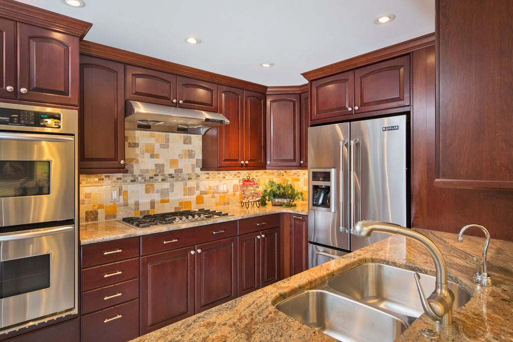 Property Photo: Kitchen/dining room 4510 88th Ave SE  WA 98040 
