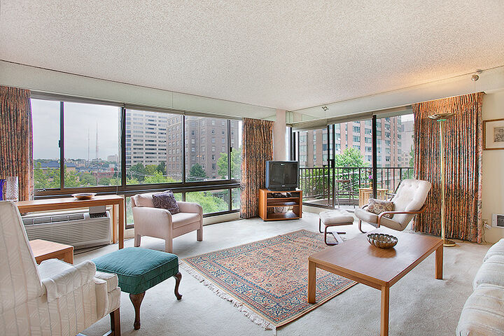 Property Photo: Living room 1120 Spring St 703 WA 98104