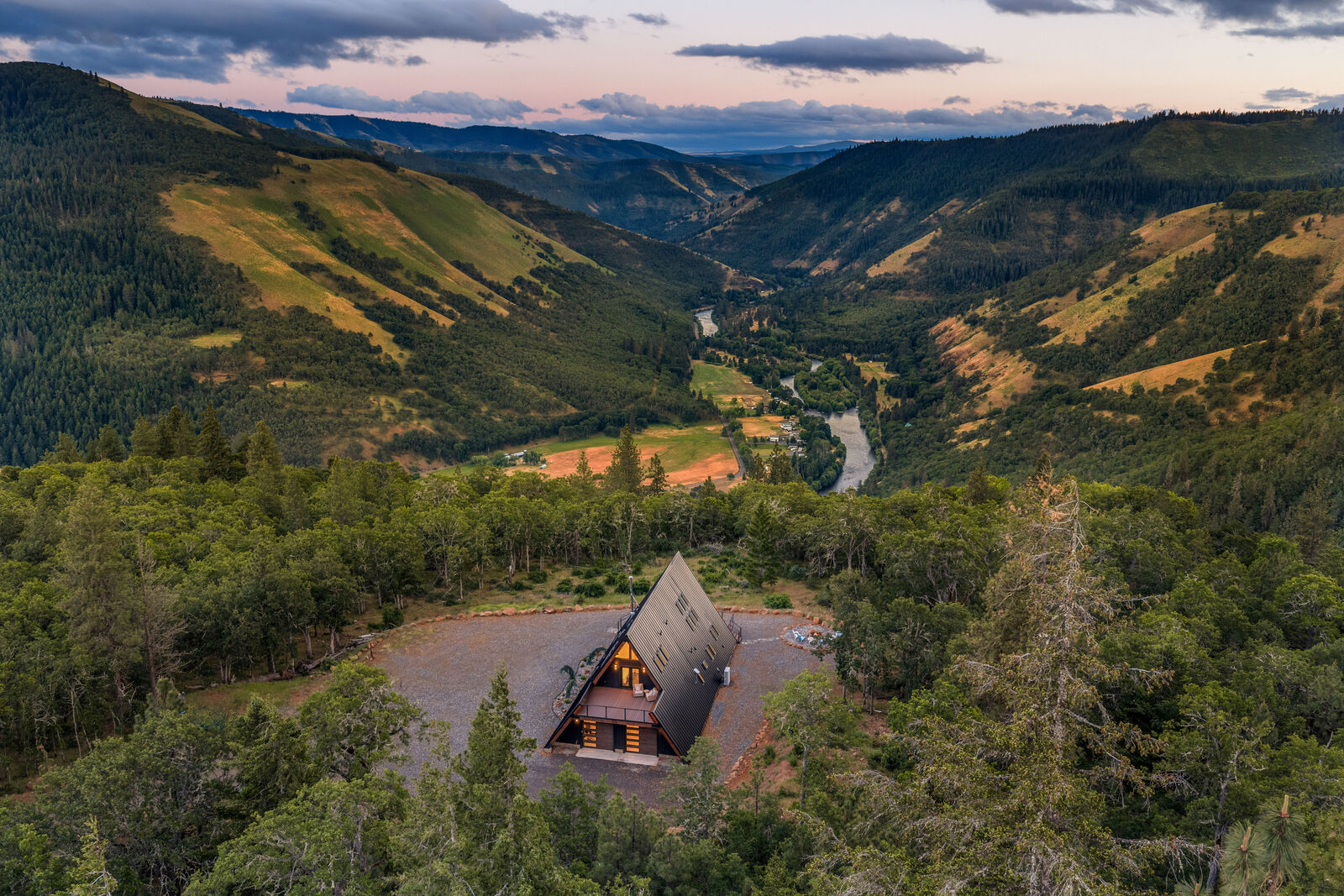 Property Photo:  20 Incline Dr  WA 98635 