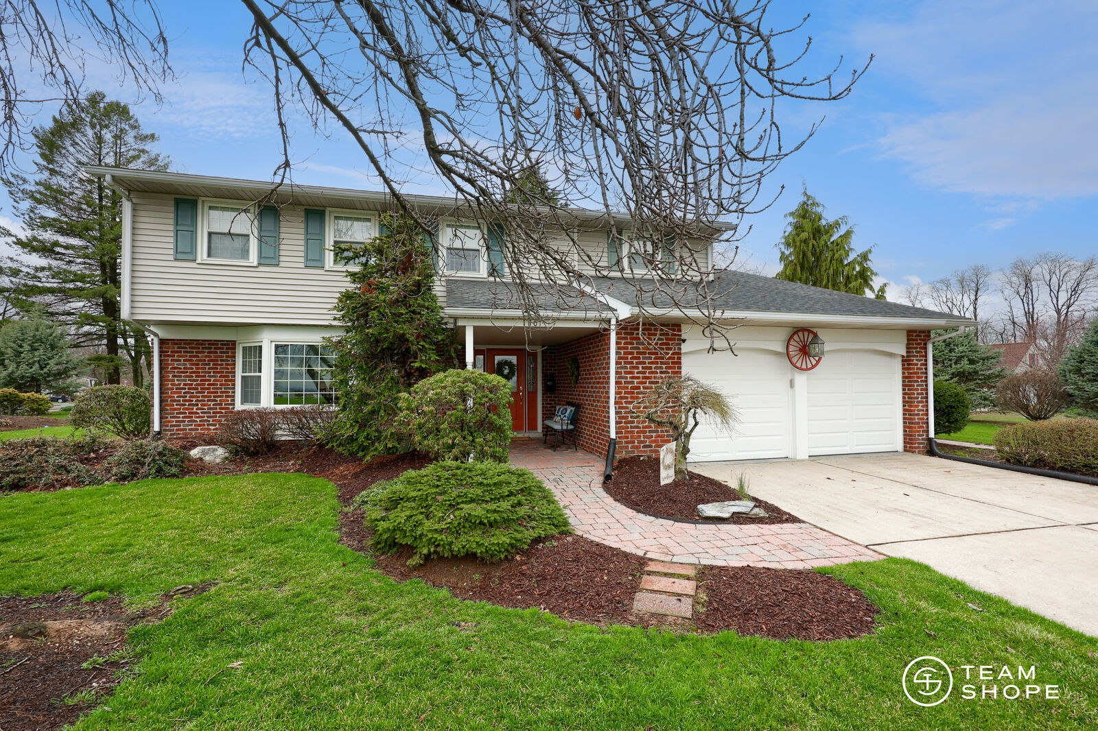 Property Photo:  701 Colony Drive  PA 17078 