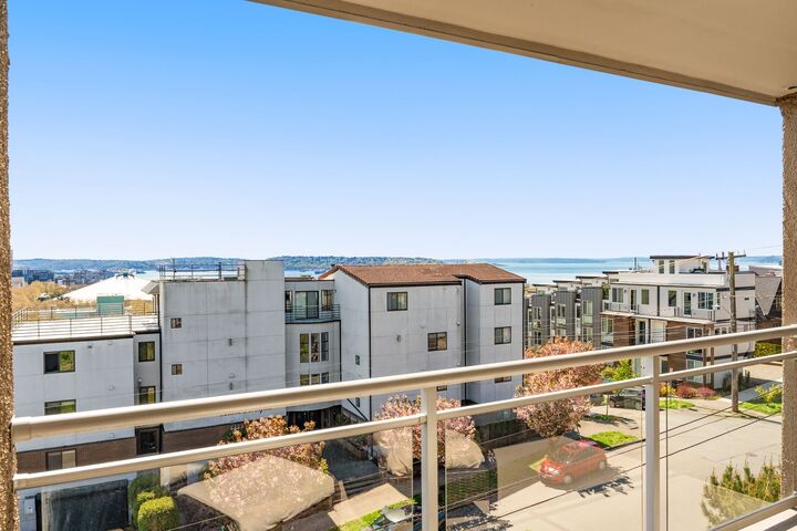 Property Photo:  900  Warren Avenue N 302  WA 98109 