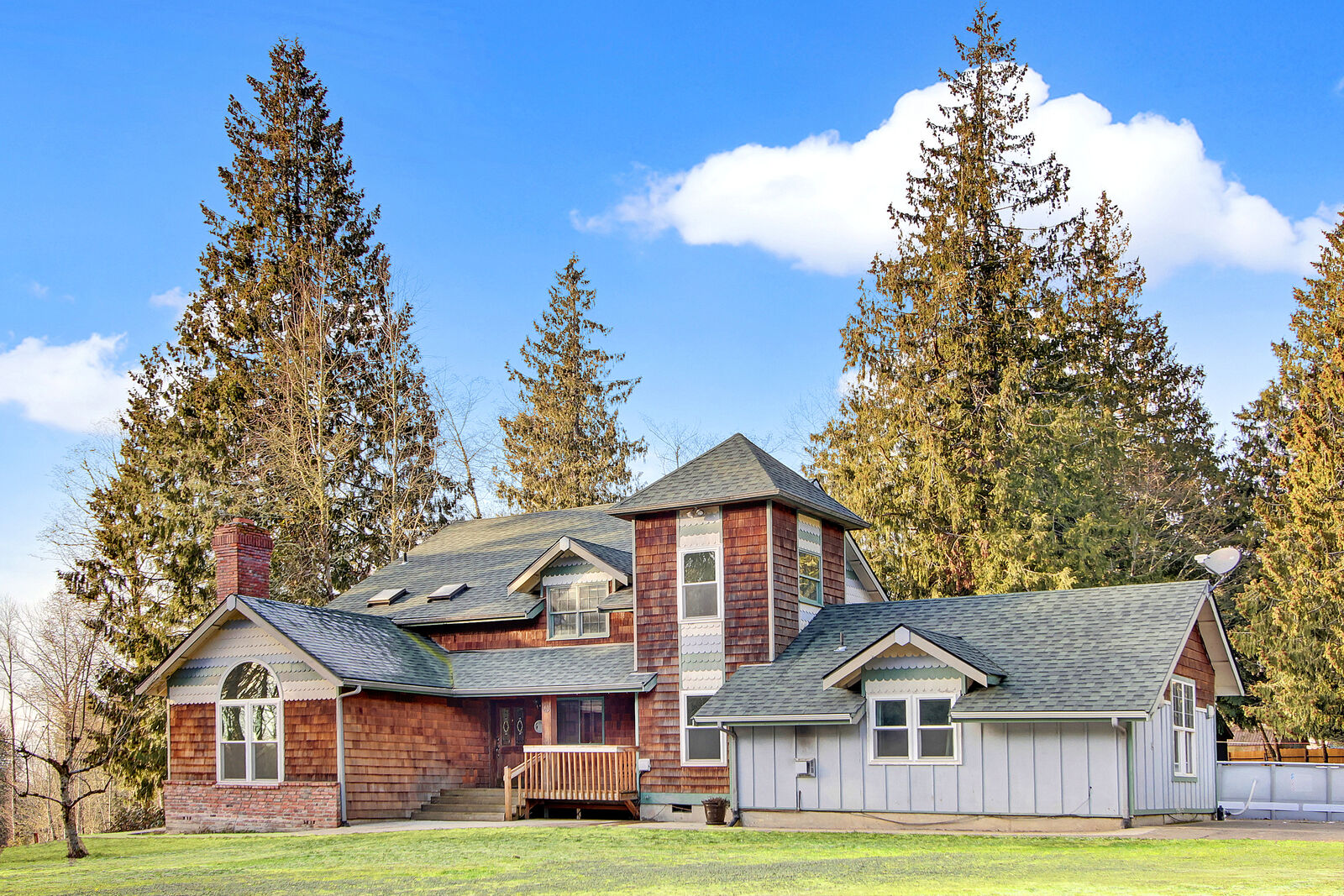 Property Photo:  21036 Lake Sixteen Rd  WA 98274 