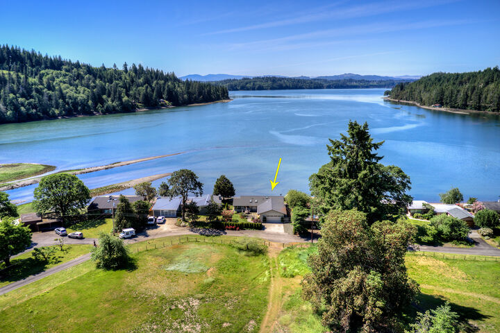 Property Photo:  200 E Bayshore Dr  WA 98584 