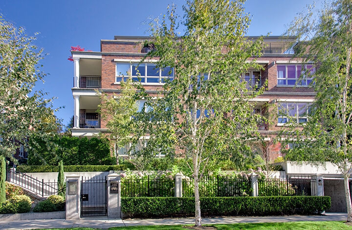 Property Photo: 716 Boylston Ave E 12 WA 98102