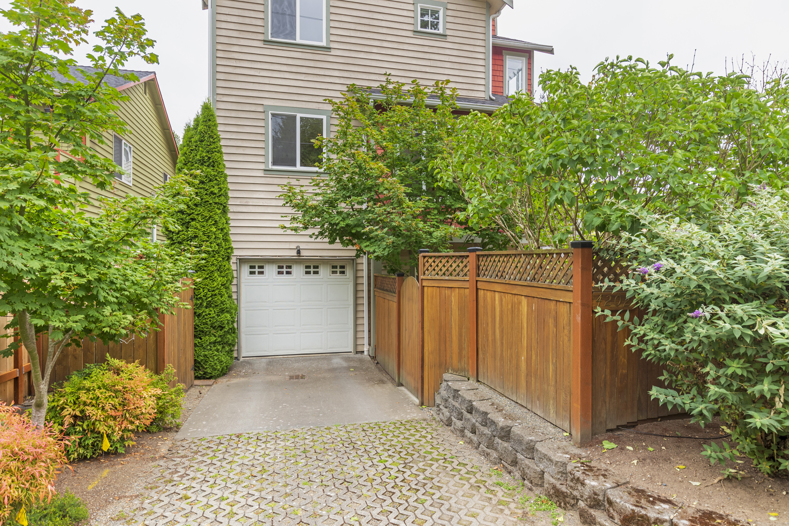 Property Photo:  4202 36th Ave W  WA 98199 