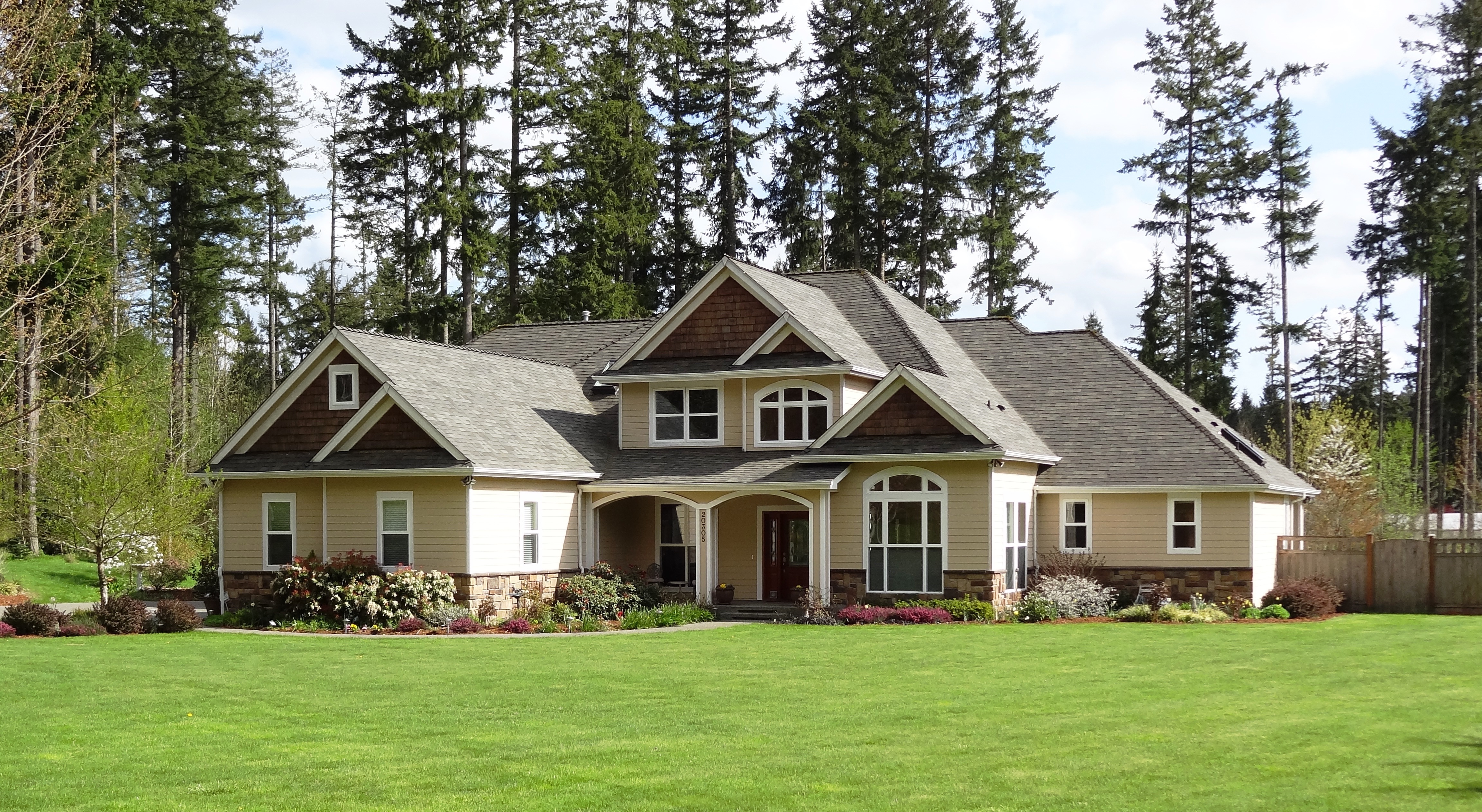 Property Photo: 20305 SE 236th St WA 98038