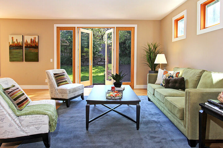 Property Photo: Living room/dining room 4118 Island Crest Wy  WA 98040 