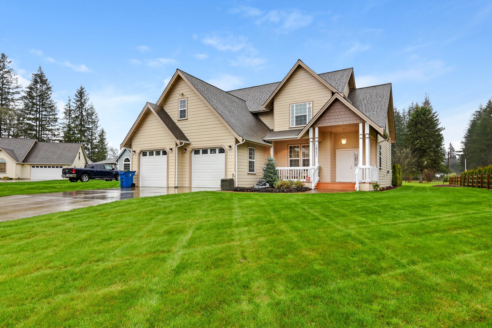 Property Photo: 14331 236th Avenue SE WA 98272