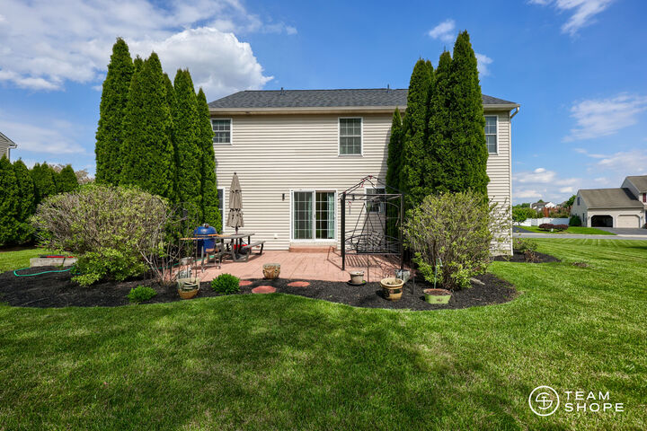Property Photo:  129 Pickwick Circle  PA 17078 