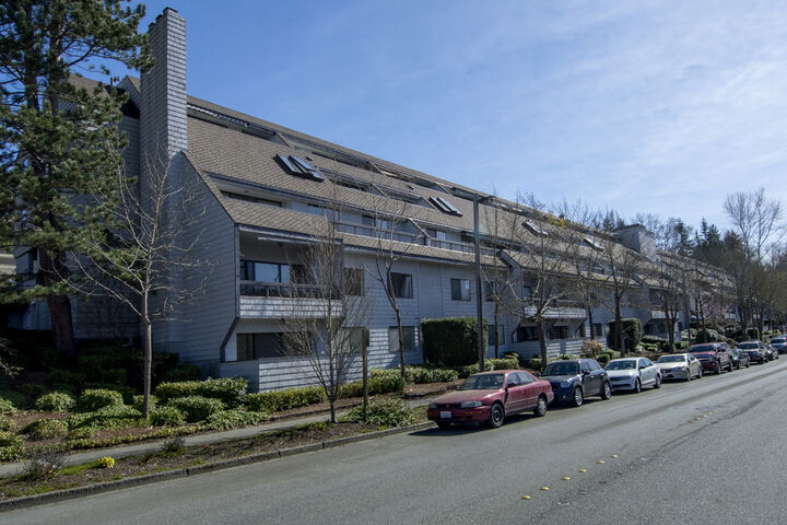 3030 80th Ave SE 101  Mercer Island WA 98040 photo