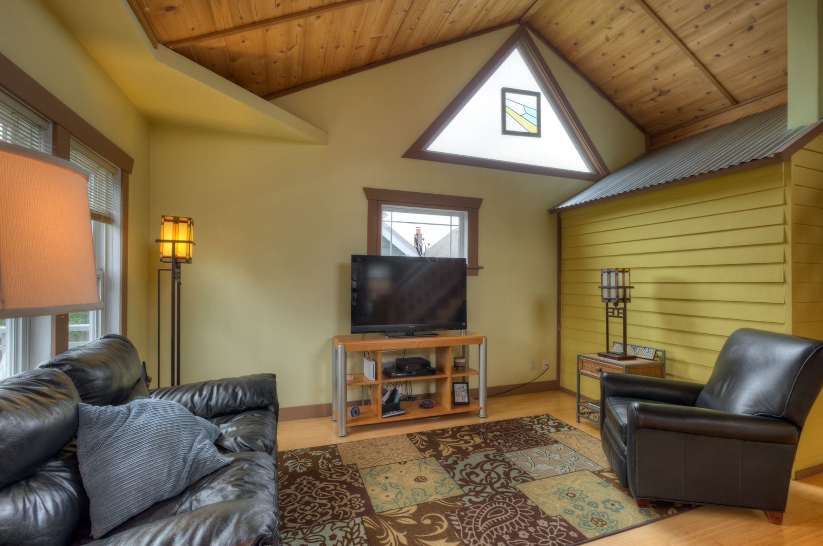 Property Photo: Living room 5611 1st Ave NE  WA 98105 