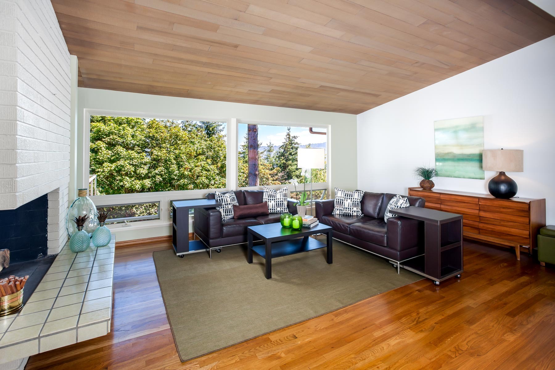 Property Photo: Living room/dining room 9355 Mercerwood Dr  WA 98040 