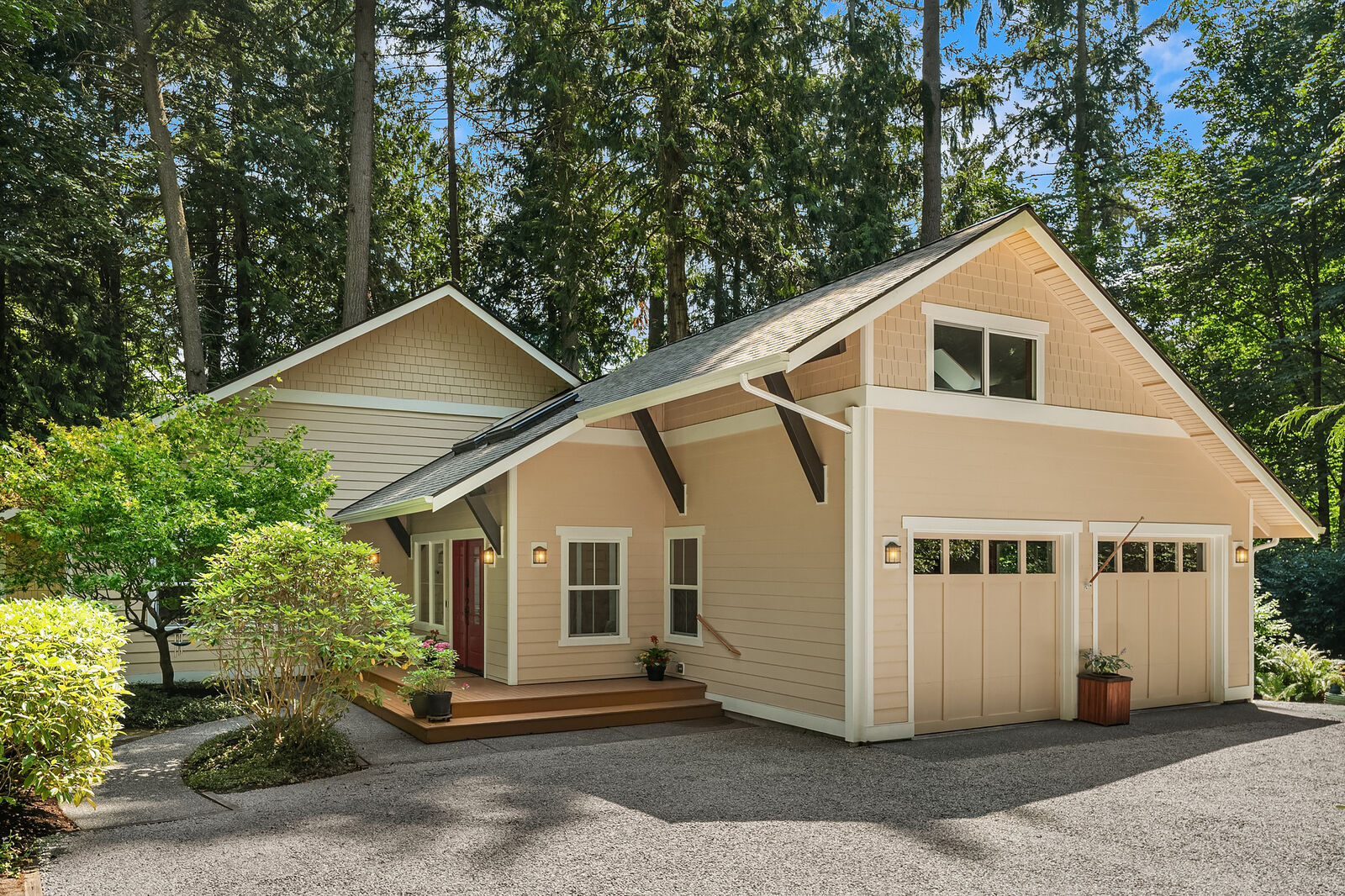 Property Photo: 14744 Sivertson Rd NE 14744 Sivertson Road NE WA 98110