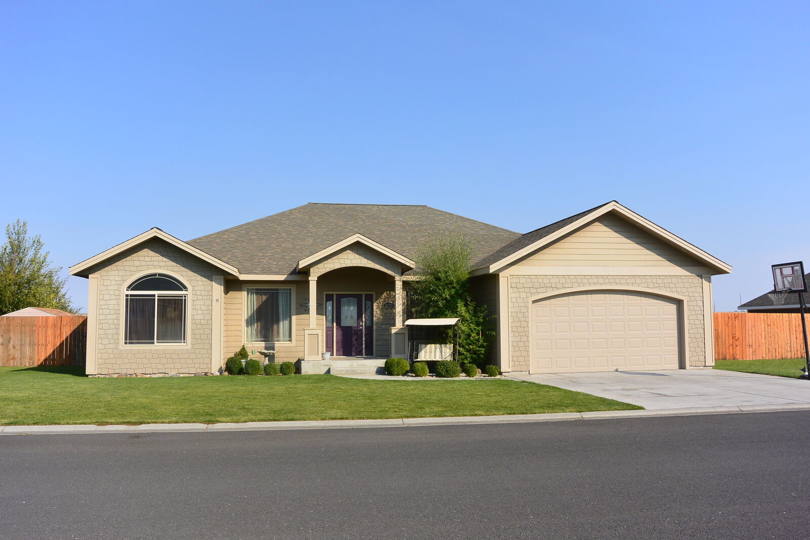 Property Photo: 2274 Plum St WA 98823