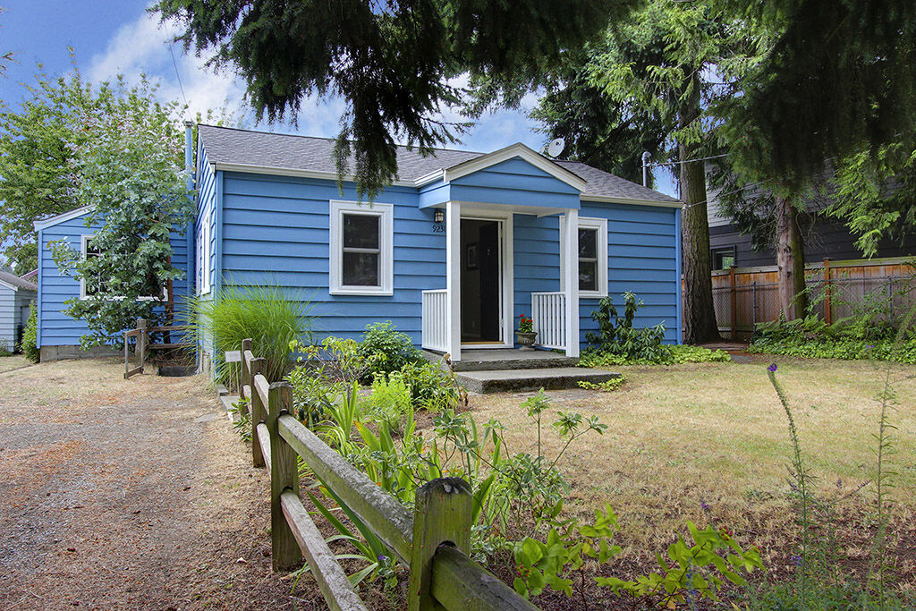 Property Photo:  9231 2nd Avenue NW  WA 98117 