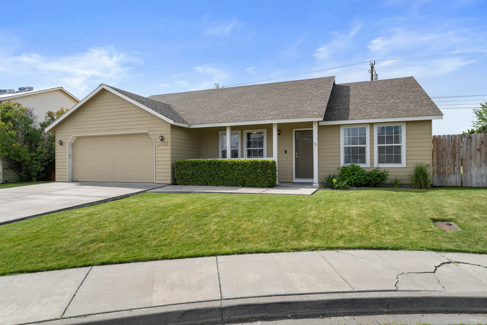 Property Photo: 1707 W 25th Place WA 99337