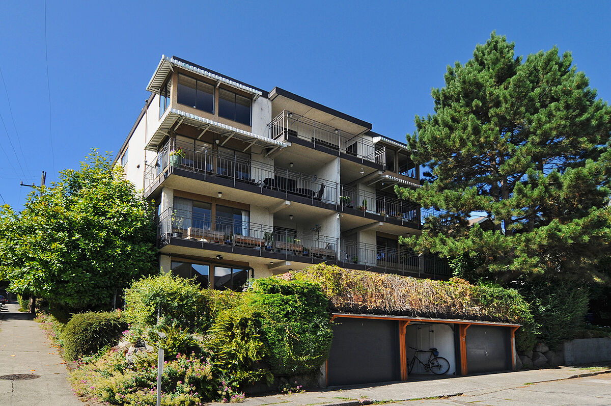 Property Photo:  750 Crockett St 401  WA 98109 